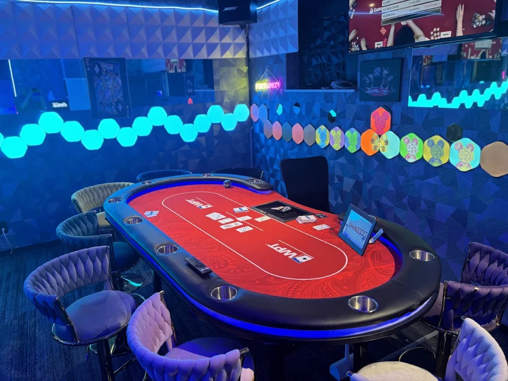 Casino Concept Cafe&Bar POKER MAID 