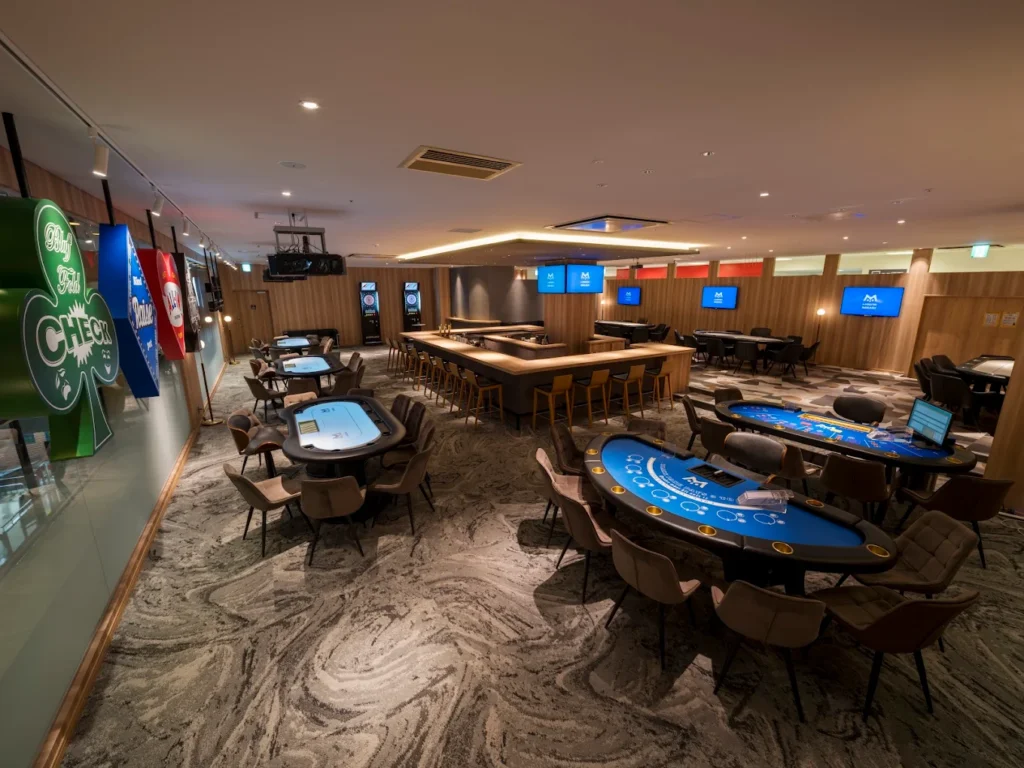 m HOLD’EM 中洲