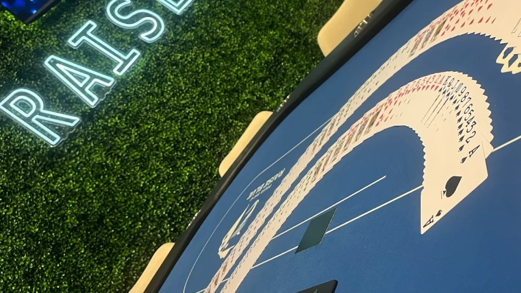 RAISE BLUE ポーカーバー 福岡博多天神店